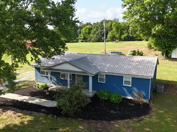 925 Reges Rd, Irvine, KY 40336