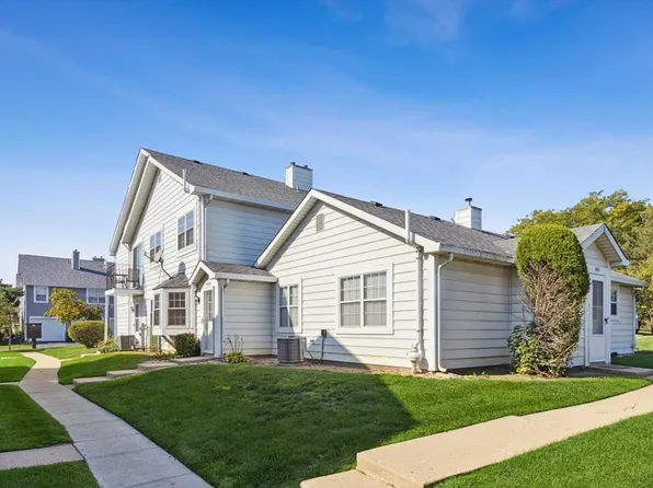 445 N Cambridge Dr, Palatine, IL 60067