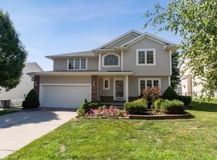 2305 E Southdale Dr, Des Moines, IA 50320
