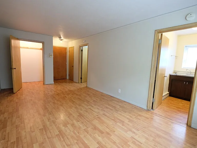 2719 W 43rd St — Photo 13