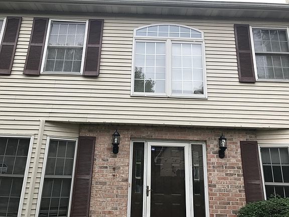 4th image of 1495 Laurel Oaks Dr