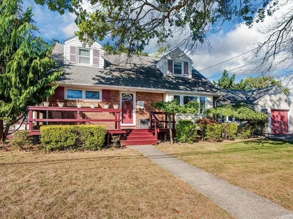 1154 Maple Avenue, South Hempstead, NY 11550