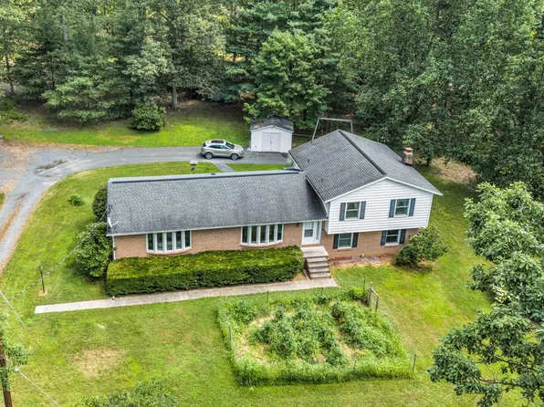 5188 Wright Rd, Fayetteville, PA 17222