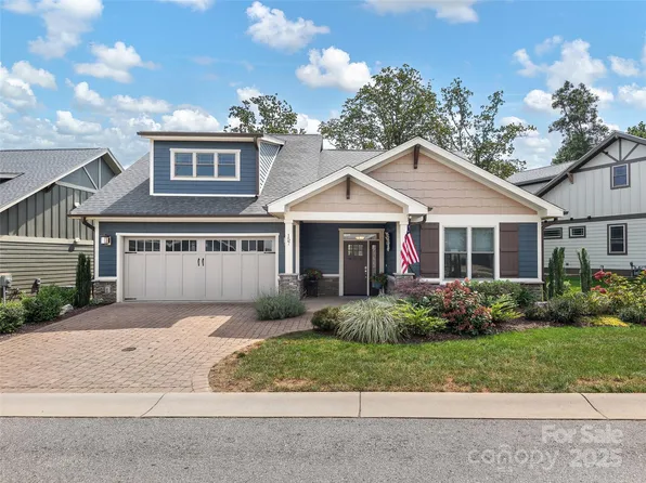 157 Waightstill Dr, Arden, NC 28704