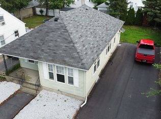 147 Baxter St, Pawtucket, RI 02861