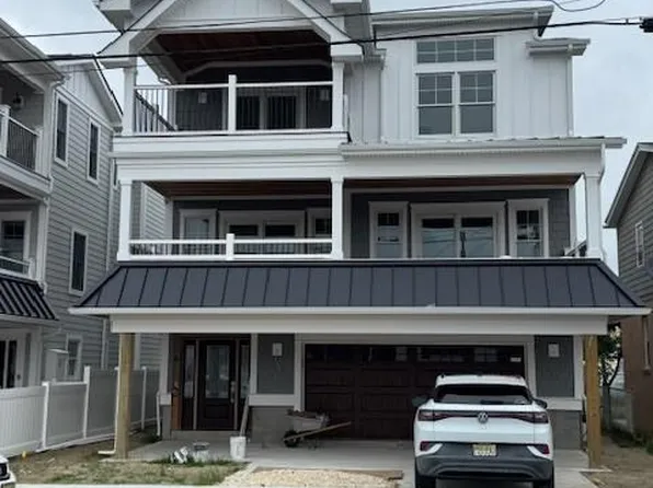 211 E East Monterey Ave, Wildwood Crest, NJ 08260