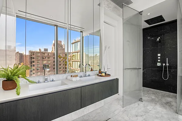 Sold by Corcoran | media 24