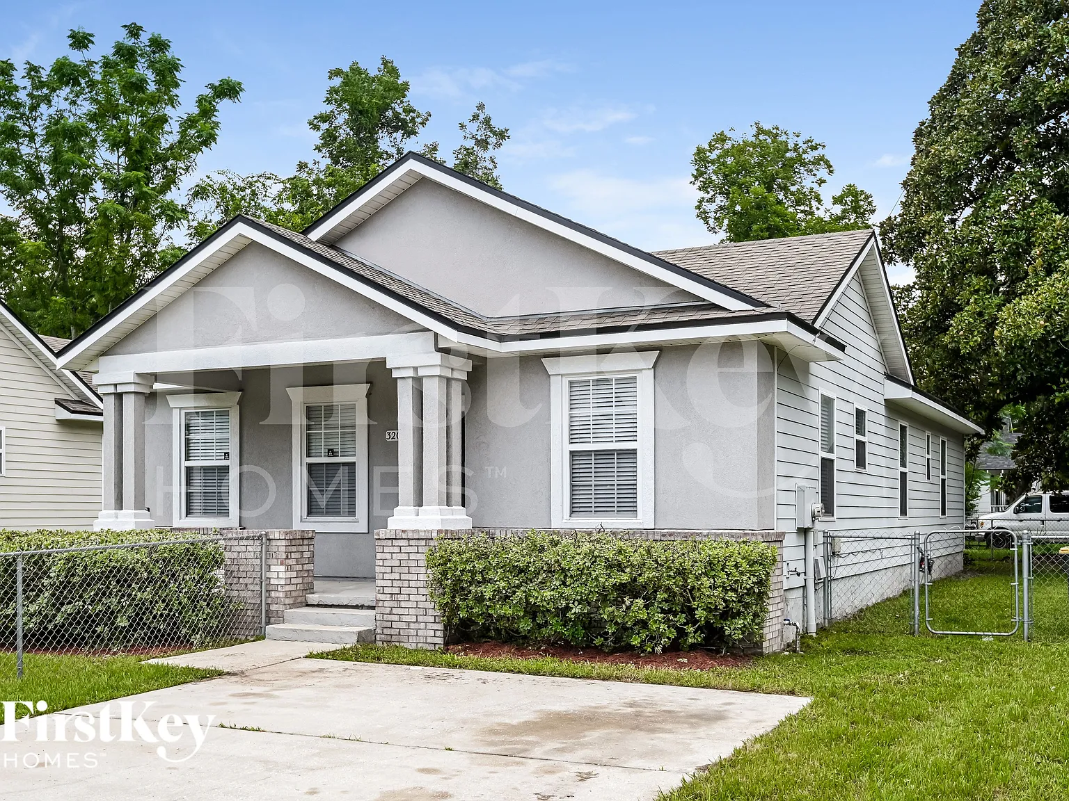 4 bed, 2.0 bath, 1344 sqft, $1,595 — Photo 2