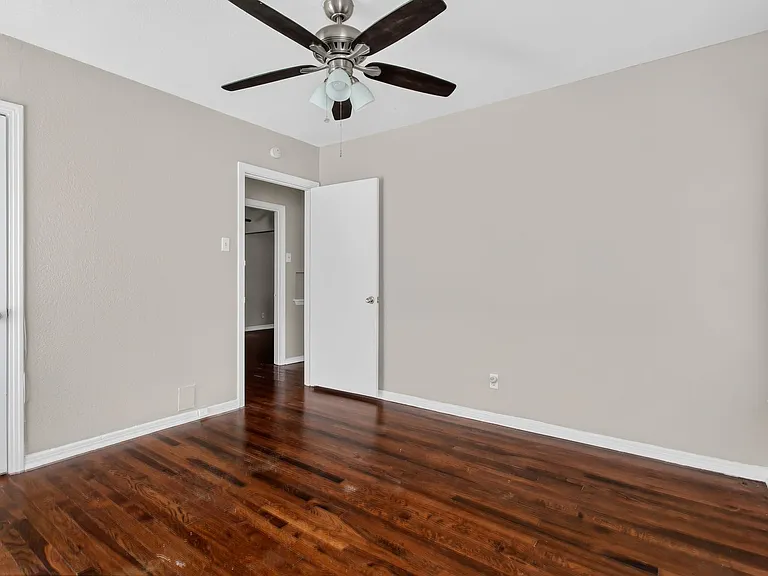 10943 Desdemona Dr — Photo 16
