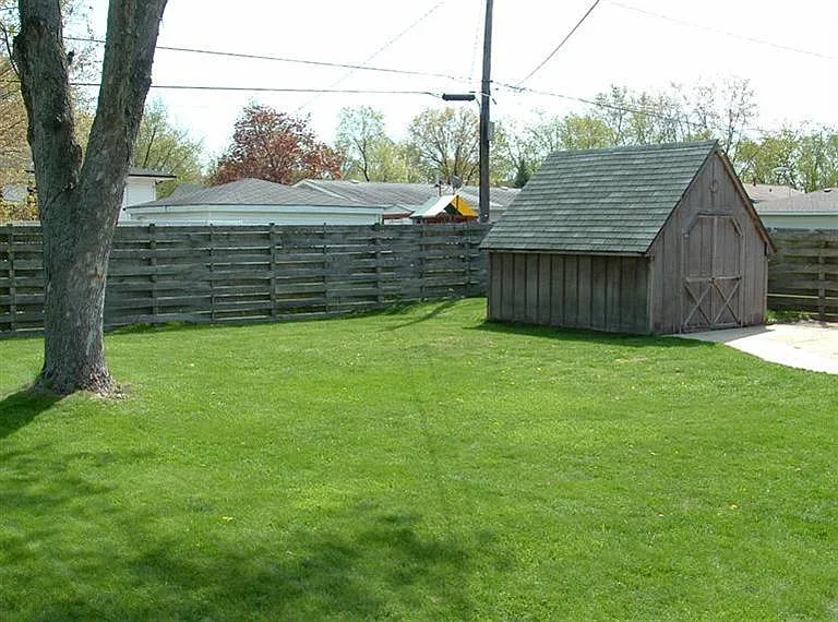 1015 N Lafayette St — Photo 13