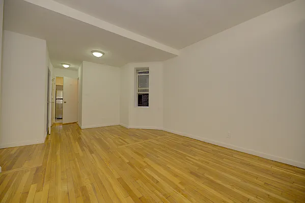 Rented by Bond New York | media 7