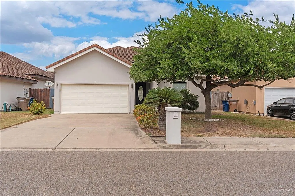 3 bed, 2.0 bath, 1713 sqft, $1,700 — Photo 1