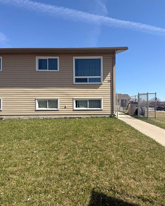 1st image of 65 SW Atkinson Cres