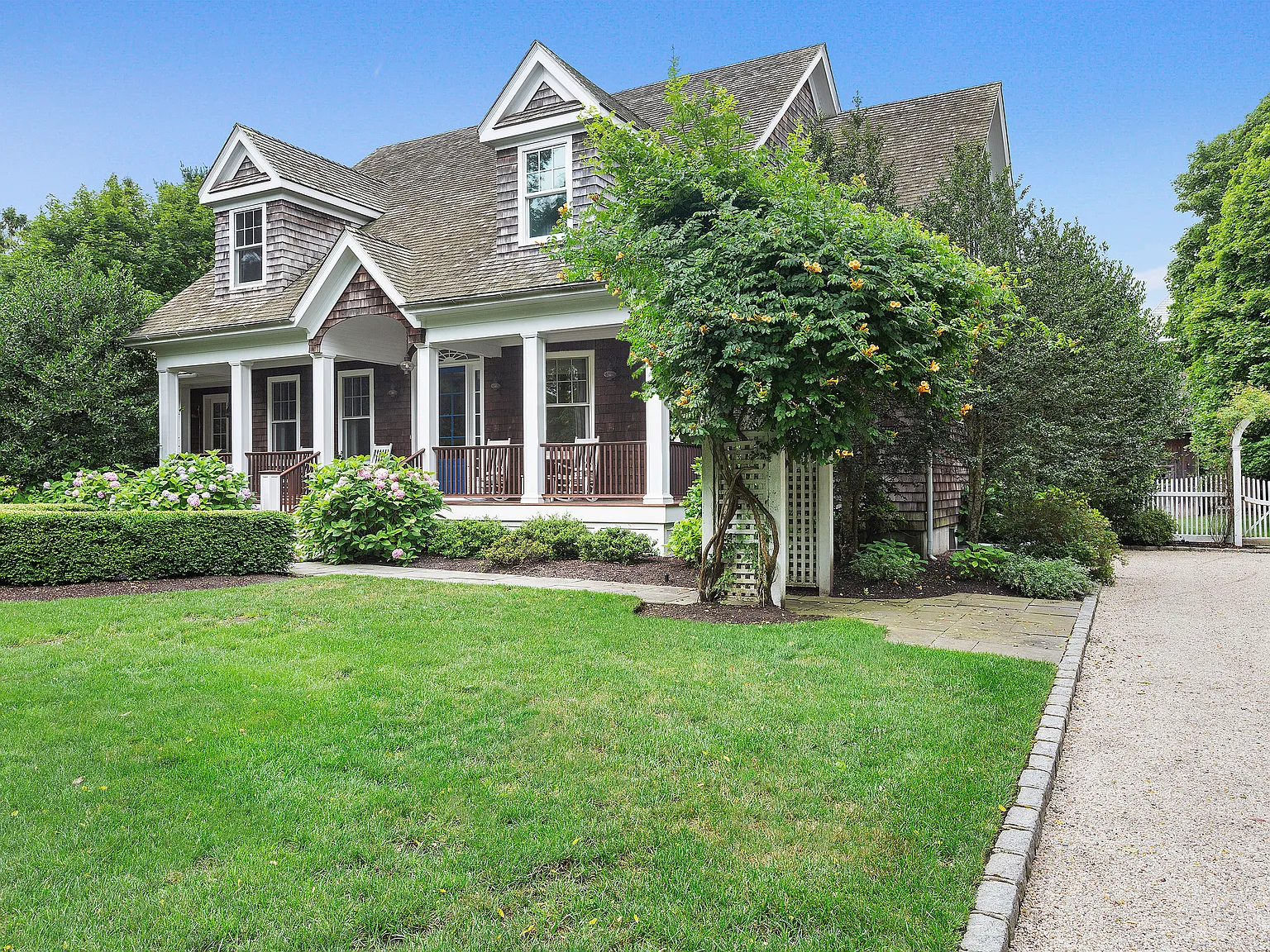 Quogue South - Spacious Post Modern — Photo 1