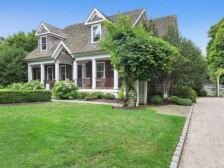 5 Anthony Ln — Photo 1