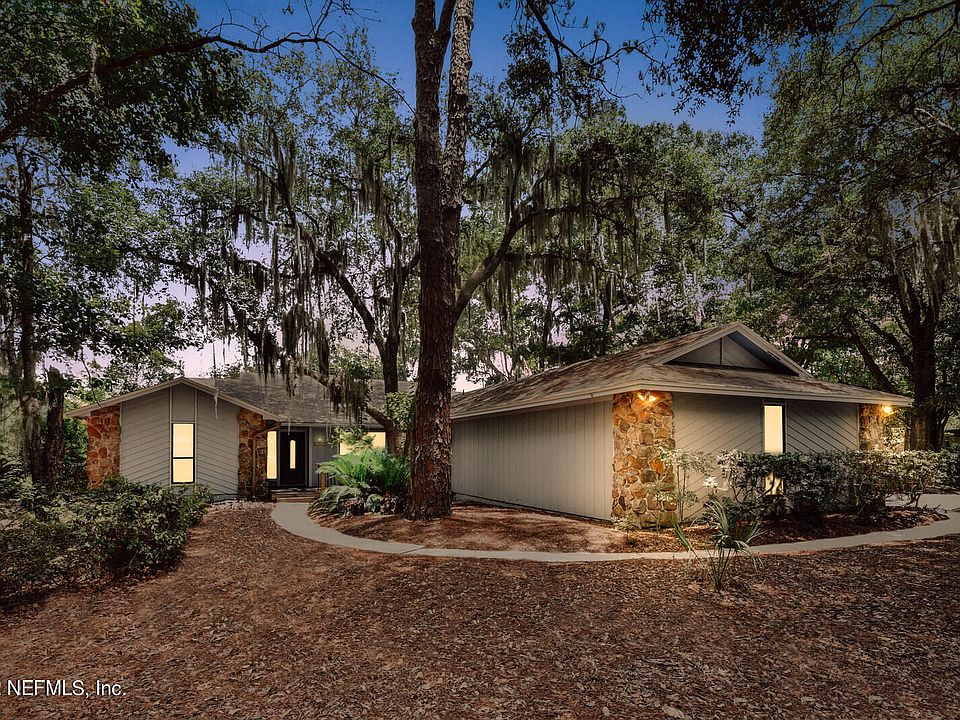 1st image of 12035 HIDDEN HILLS Drive S