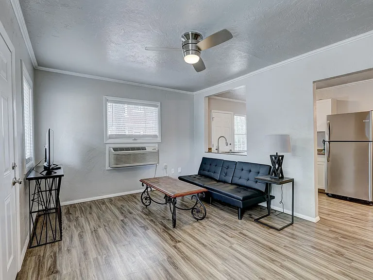 1201 NW 31st St. — Photo 4