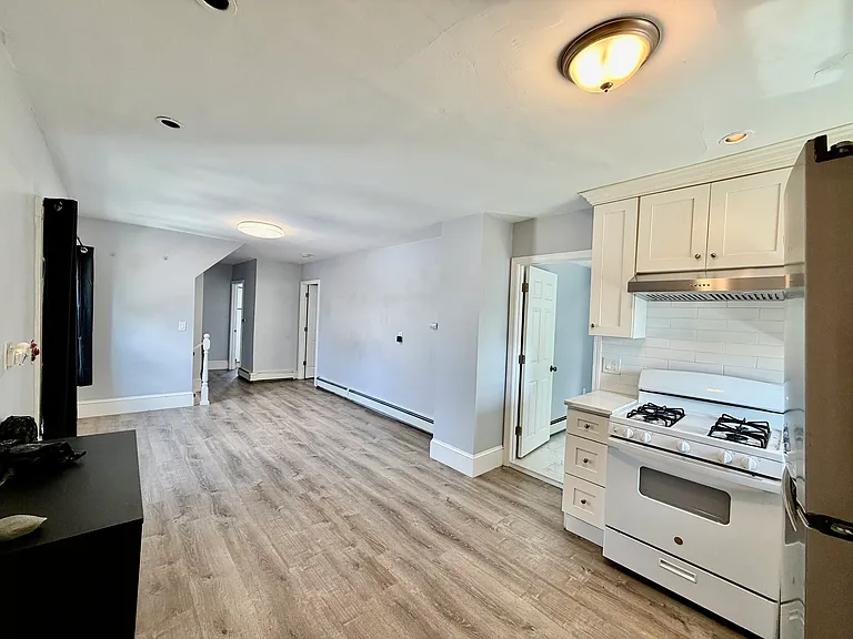 32 Stedman Ave #B1 — Photo 12