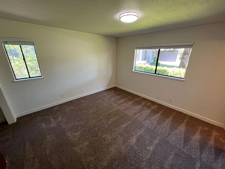 8654 Thelen Ct — Photo 15