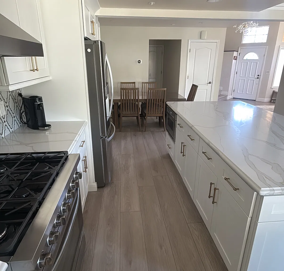 3 bed, 2.5 bath, 1723 sqft, $4,590 — Photo 4