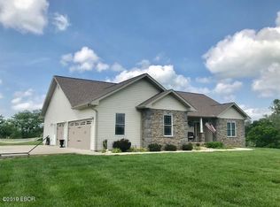 725 Orchard Hill Rd, Murphysboro, IL 62966