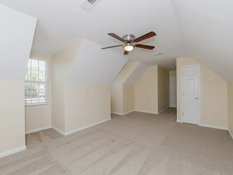 1043 Vanguard Dr — Photo 12