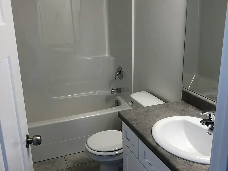 594 N 260 W — Photo 12