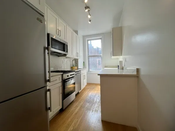 156 West 72nd Street image 1 of 3