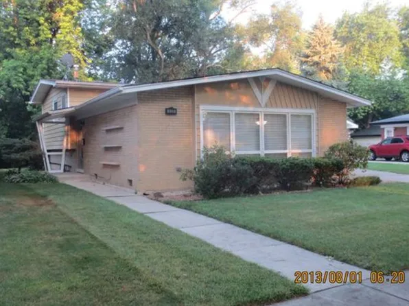 330 Holly Ct, Glenwood, IL 60425