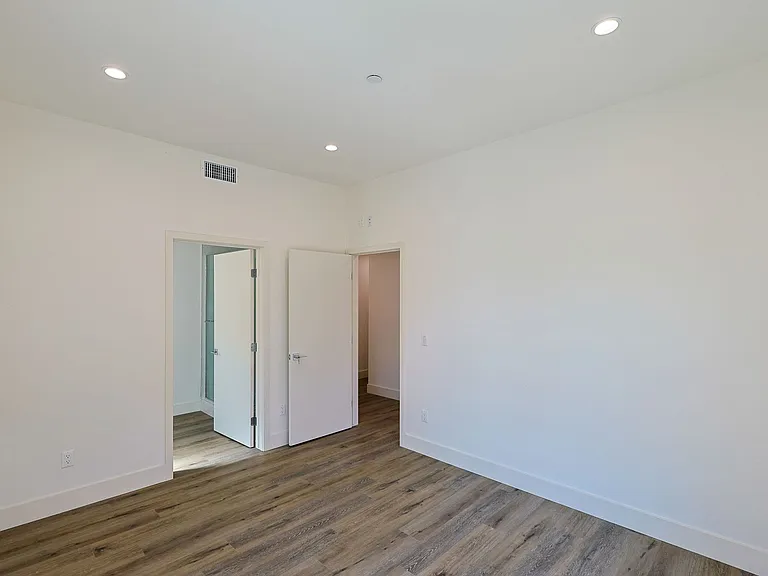 2616 Wellington Rd — Photo 23