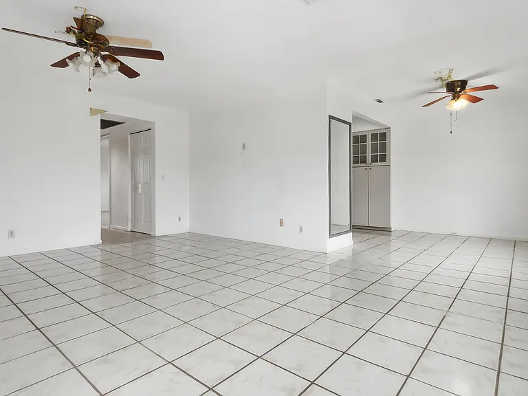 101 SW 132nd Way #418J — Photo 4