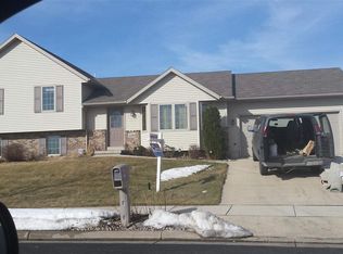 1201 Matt Pass, Cottage Grove, WI 53527