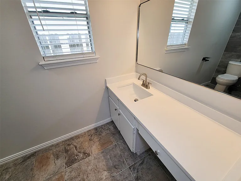 3658 Villa Glen Dr — Photo 20