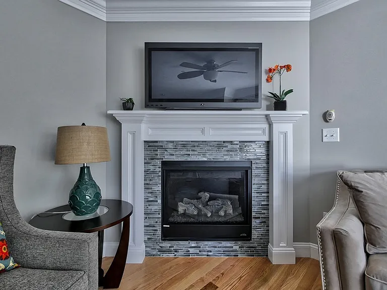 401 E Merrimack St #15 — Photo 4