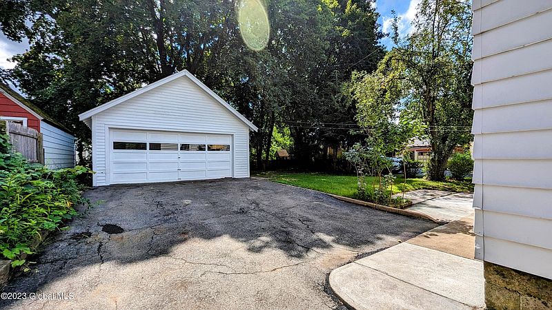 5th image of 5 Lawton Avenue