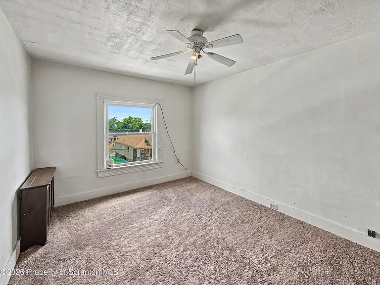 1315 Farr St #2 — Photo 5