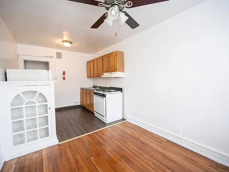 English Manor Apartments- Beautifully kept secret in Mt. Airy — Photo 25