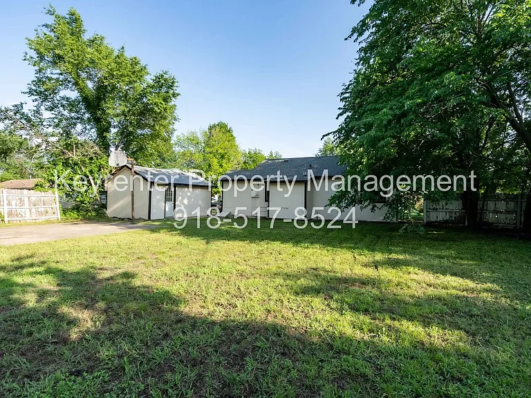 419 E Pine St — Photo 13