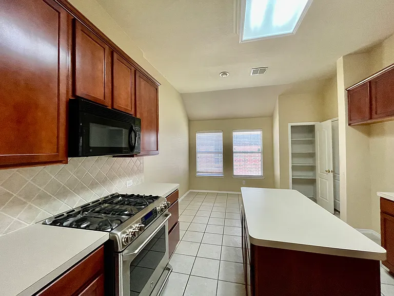 1535 Silver Spur Dr — Photo 37
