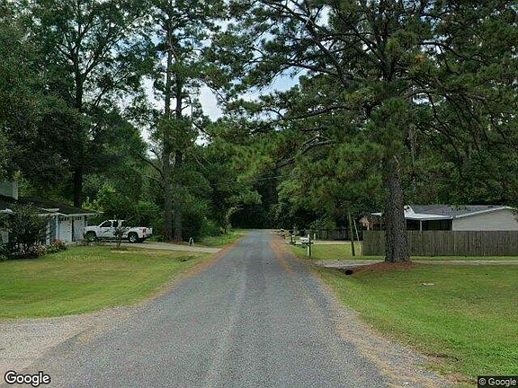 Exterior Neighborhood (street photo)