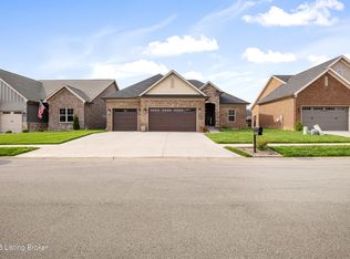 7013 Equine Ave, Sellersburg, IN 47172