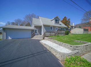 711 Taylor St, Pecatonica, IL 61063
