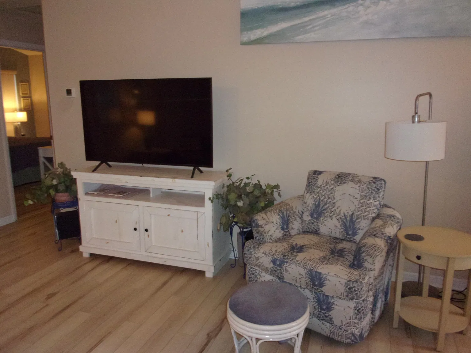 3 bed, 2.0 bath, 1270 sqft, $2,700 — Photo 4