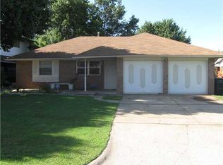 120 SW 14th St, Moore, OK 73160