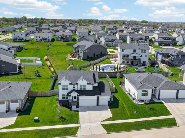 1404 Timberview Dr, Adel, IA 50003