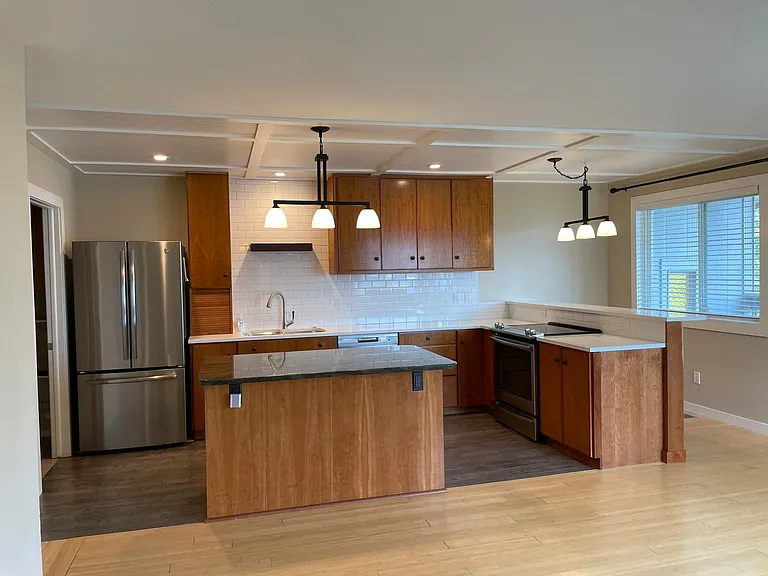 1170 Monroe Dr — Photo 1