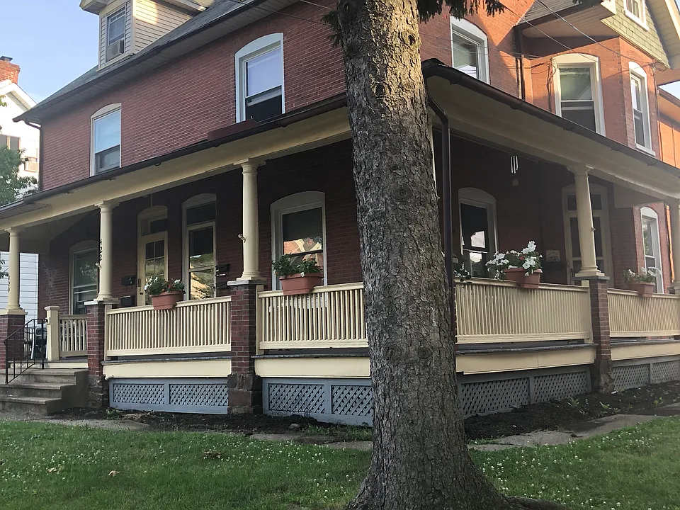 422 Columbia Ave #2
