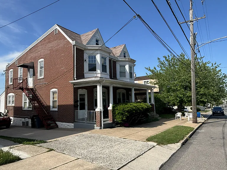 927 Ford St #1 — Photo 9