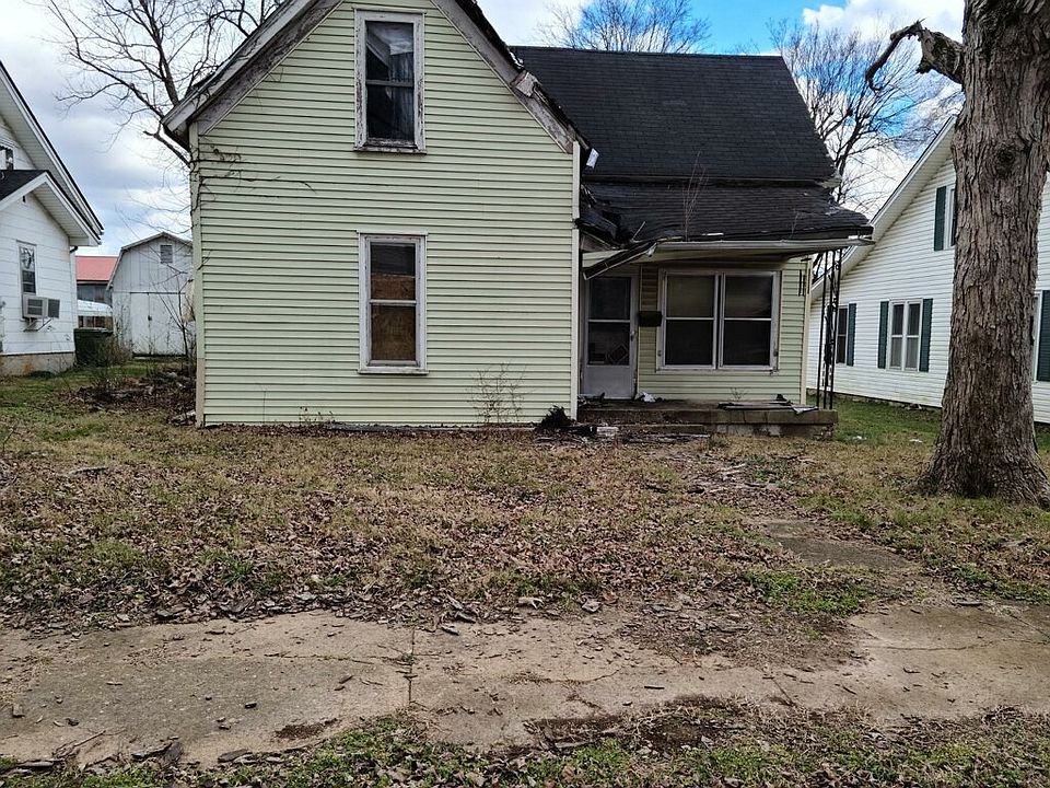 2nd image of 516 N Military Ave