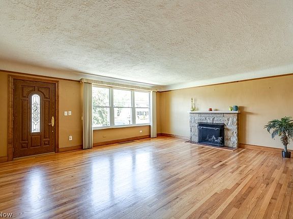 5th image of 3241 W 231st St
